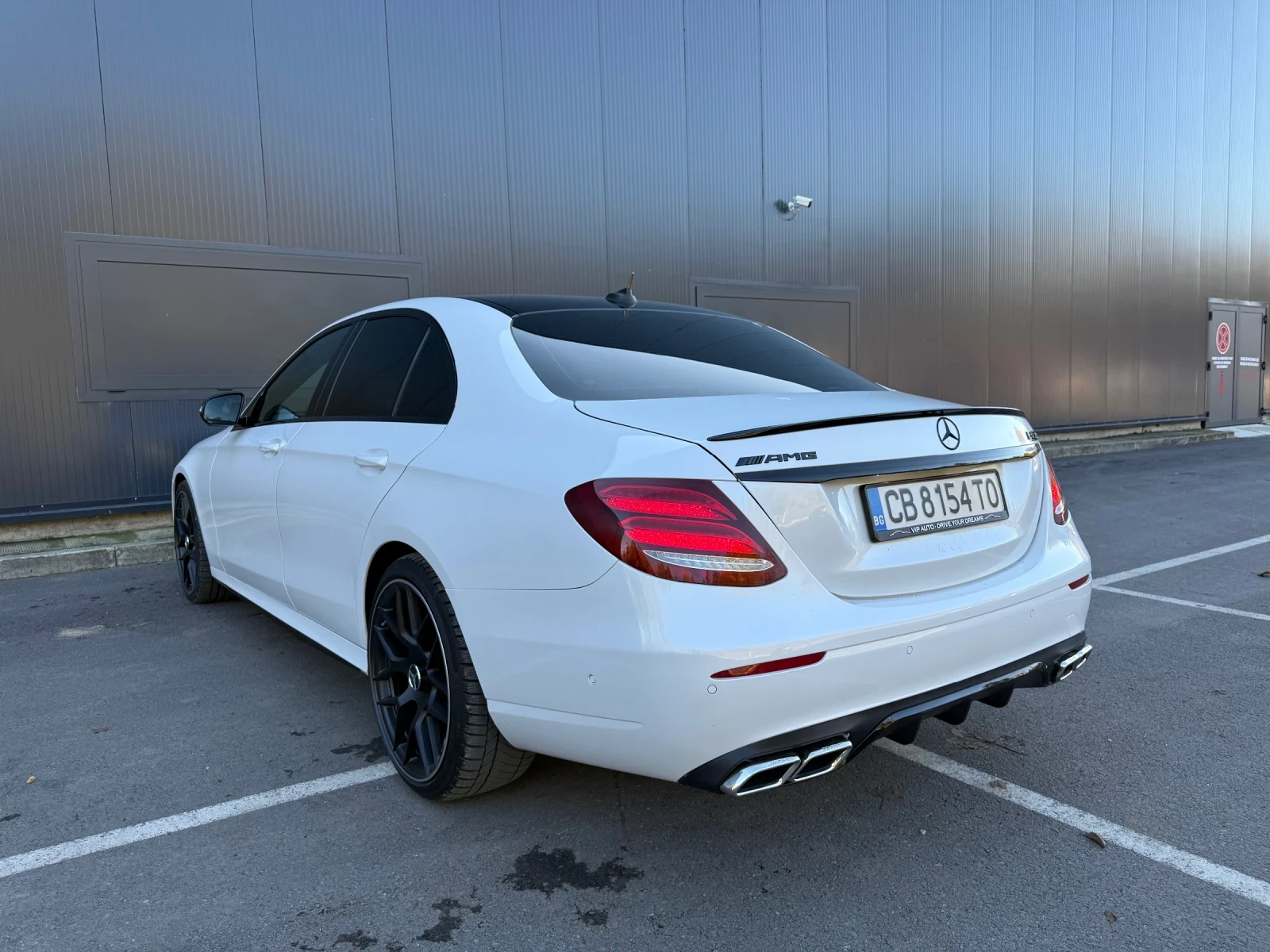 Mercedes-Benz E 220 ///AMG 63s Optic/FullDigitall/Ambient/Exclusive - изображение 4