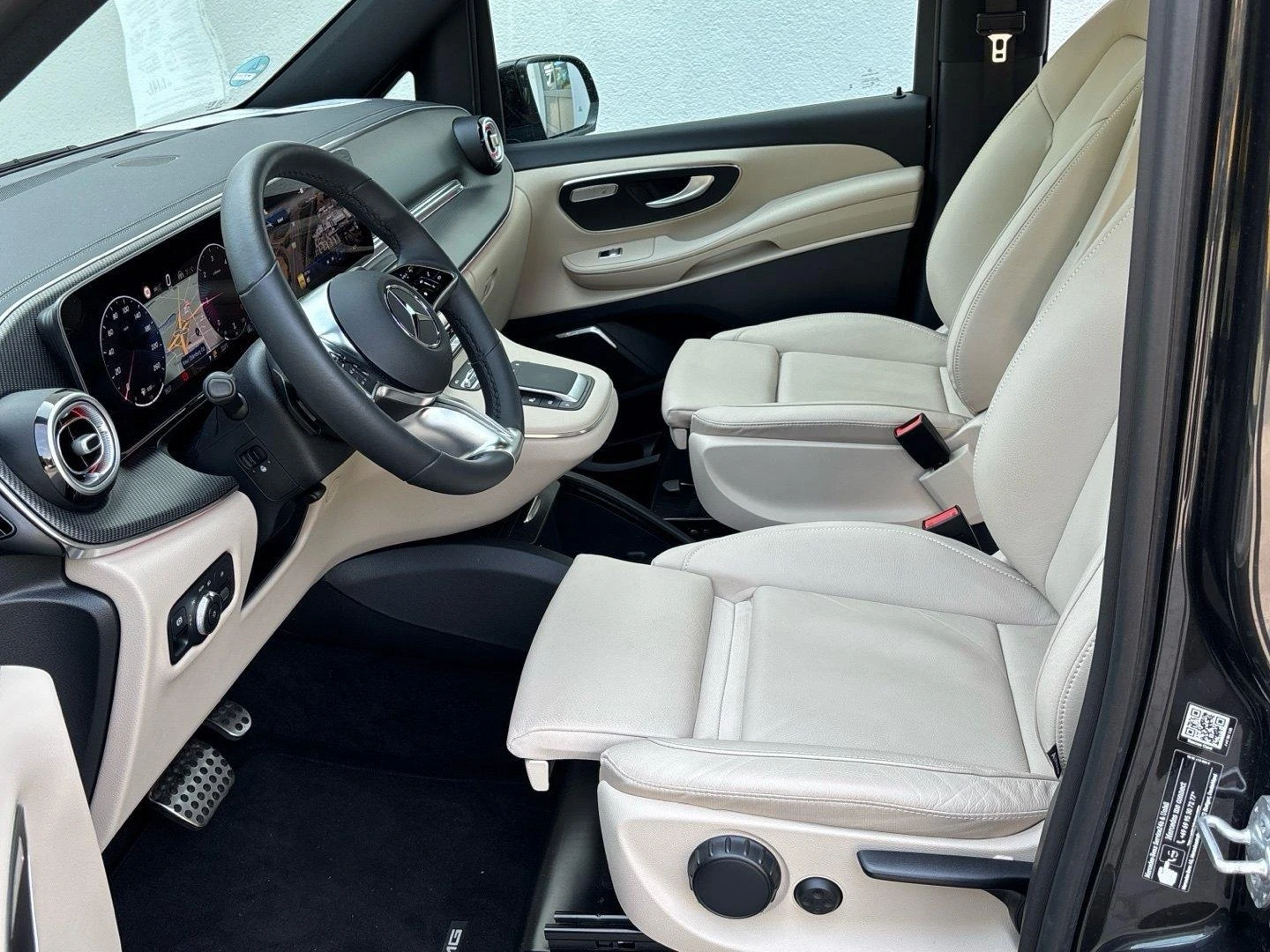 Mercedes-Benz V 300 d/AMG/4MATIC/LONG/AVANTGARDE/BURM/PANO/360 - изображение 10