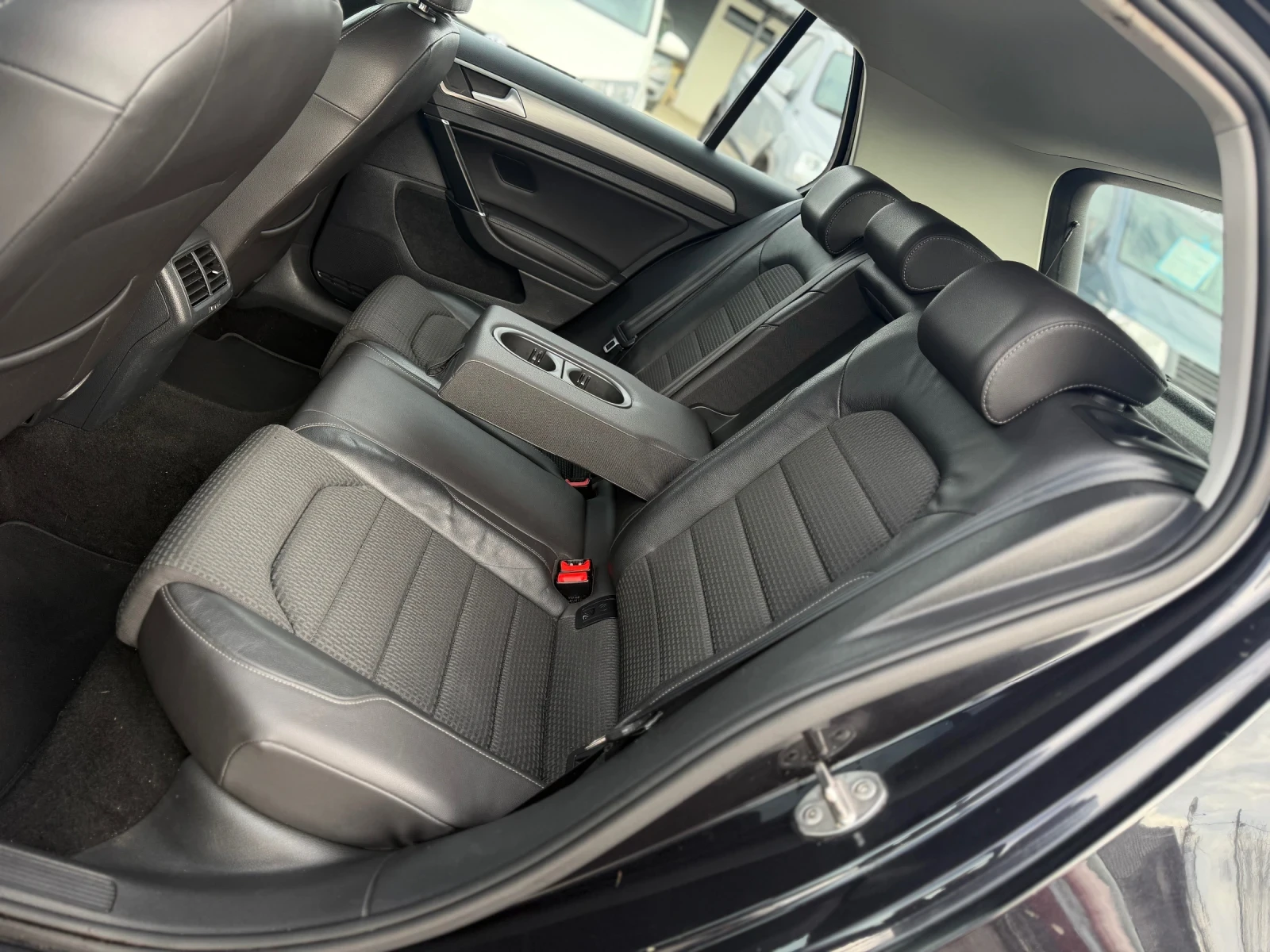 VW Golf 1.6TDI 105�� ���� ���� ����� ������� �����-����� | Mobile.bg � ����������� 12