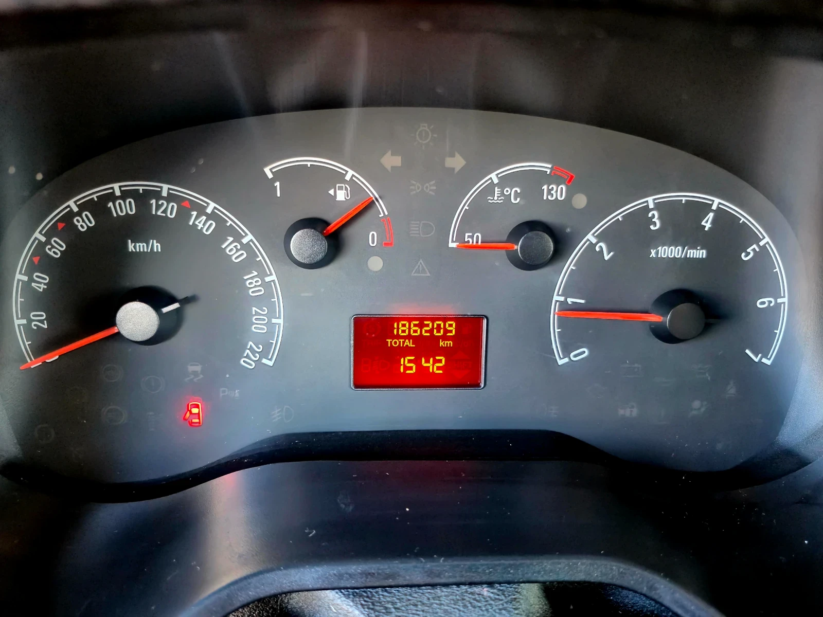 Opel Combo 1.3 CDTI 90kc, снимка 7 - Автомобили и джипове - 54209667