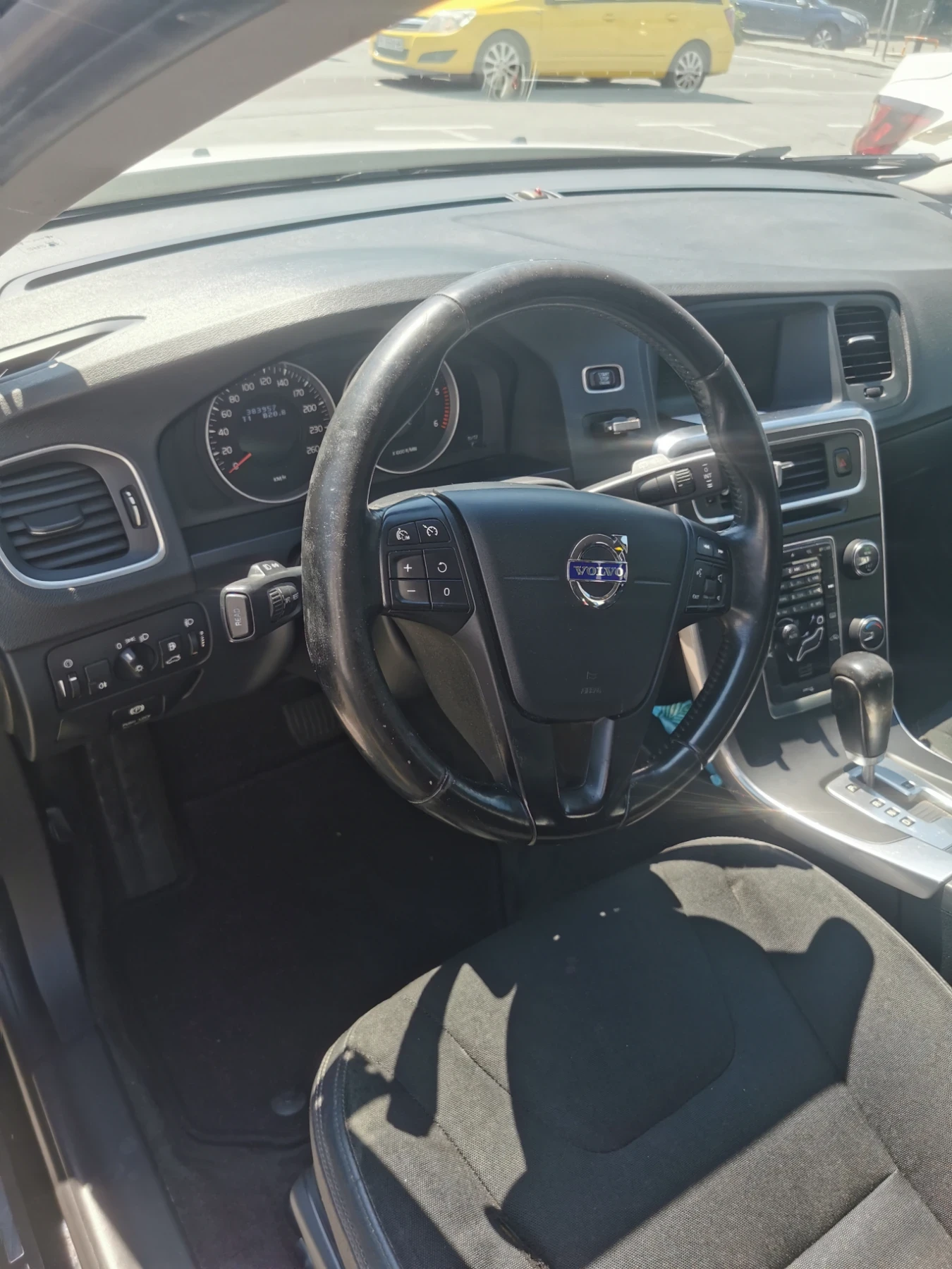 Volvo V60, снимка 6 - Автомобили и джипове - 53924621