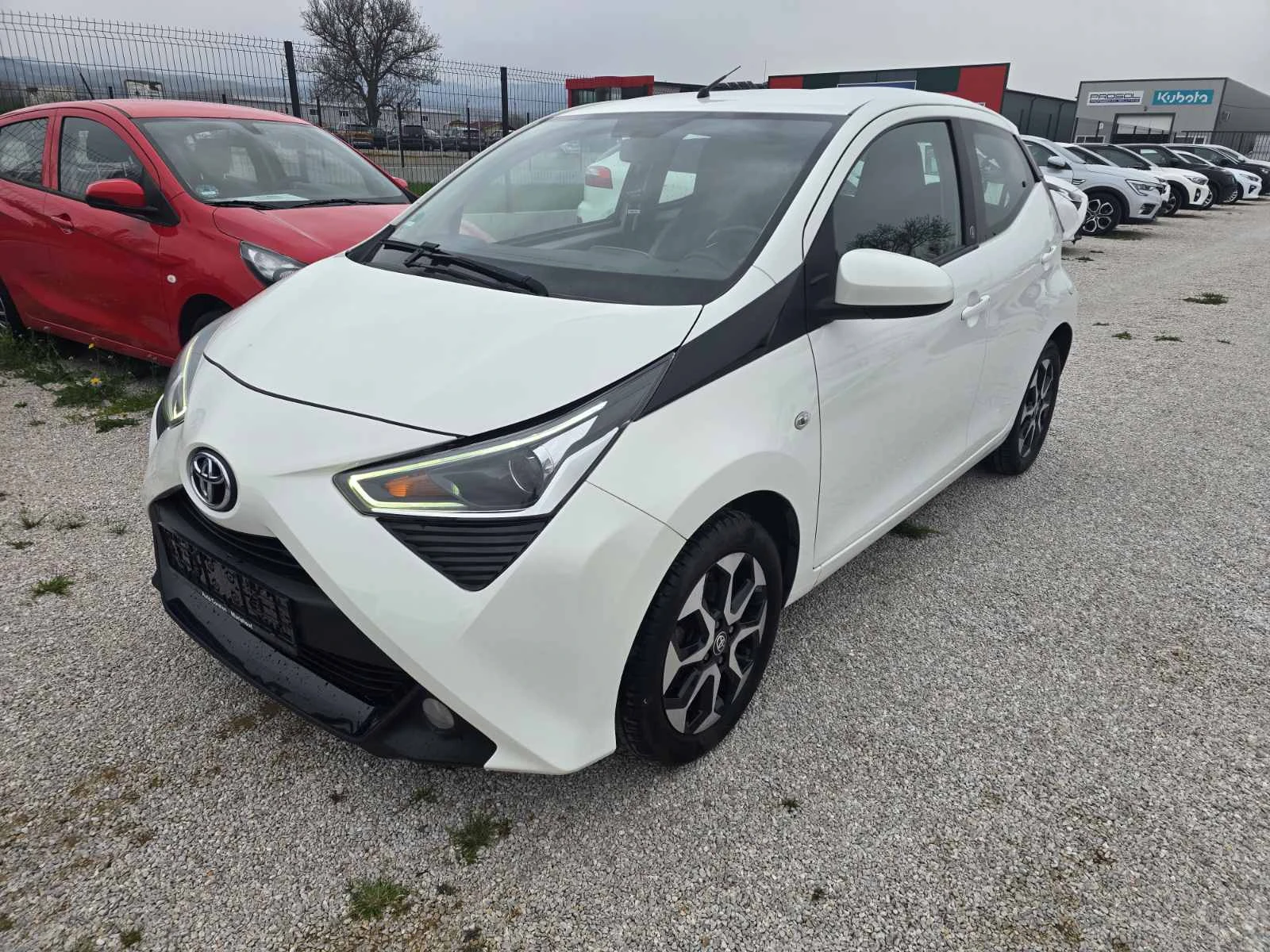 Toyota Aygo Камера| Джанти| Автопилот, снимка 2 - Автомобили и джипове - 54205133