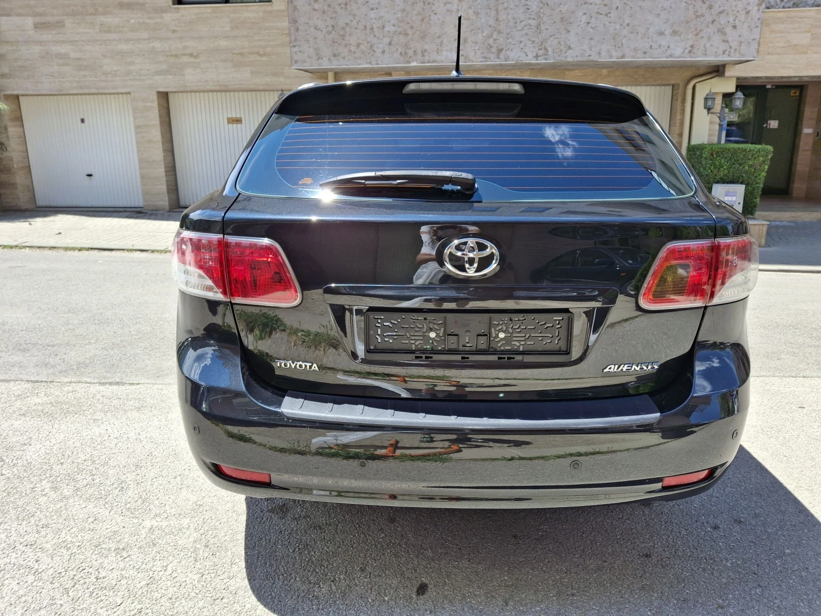 Toyota Avensis 2.0 Swiss Top, снимка 6 - Автомобили и джипове - 54945081
