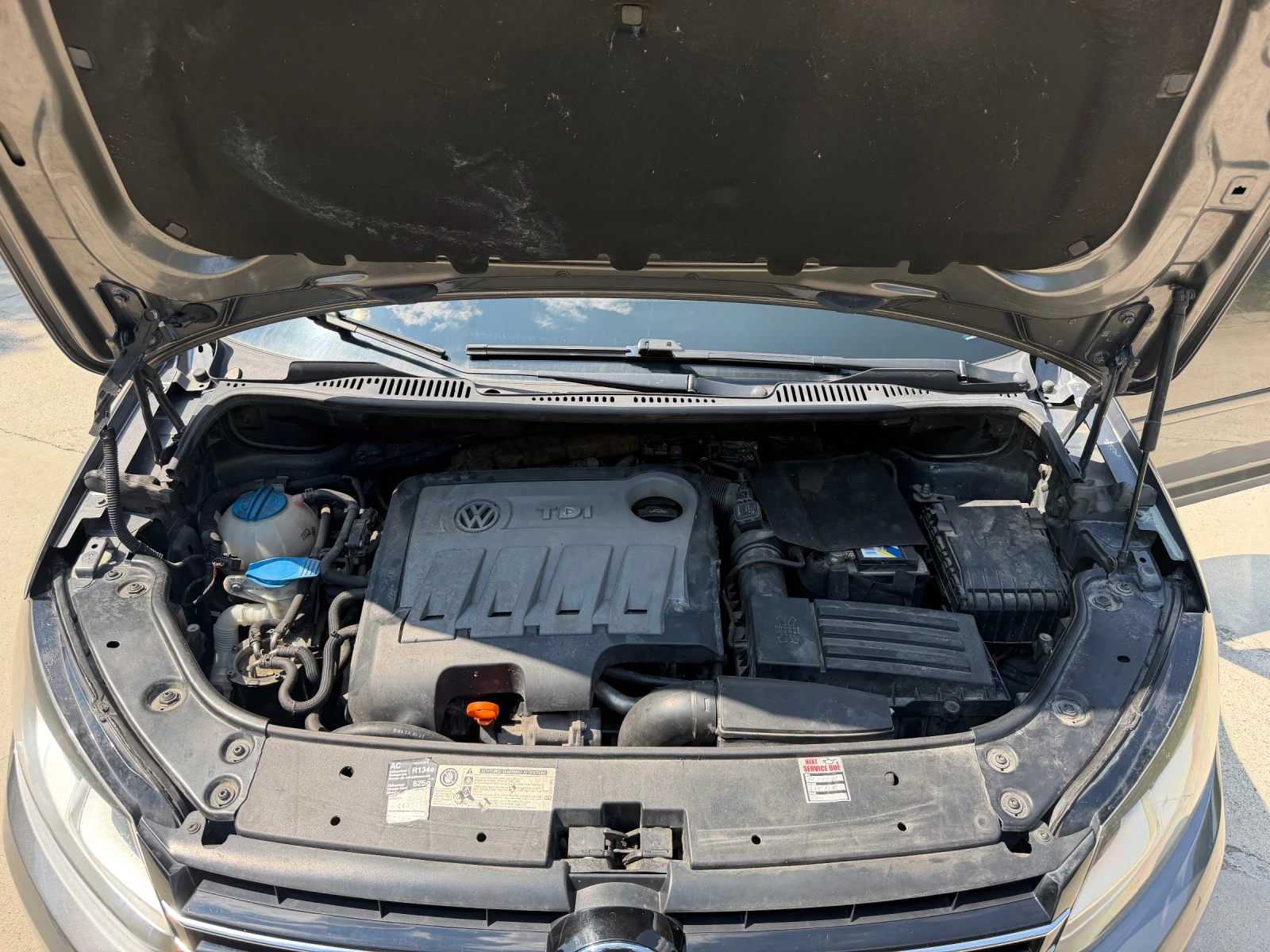 VW Touran * 7 Места* АВТОМАТ* , снимка 16 - Автомобили и джипове - 55176951