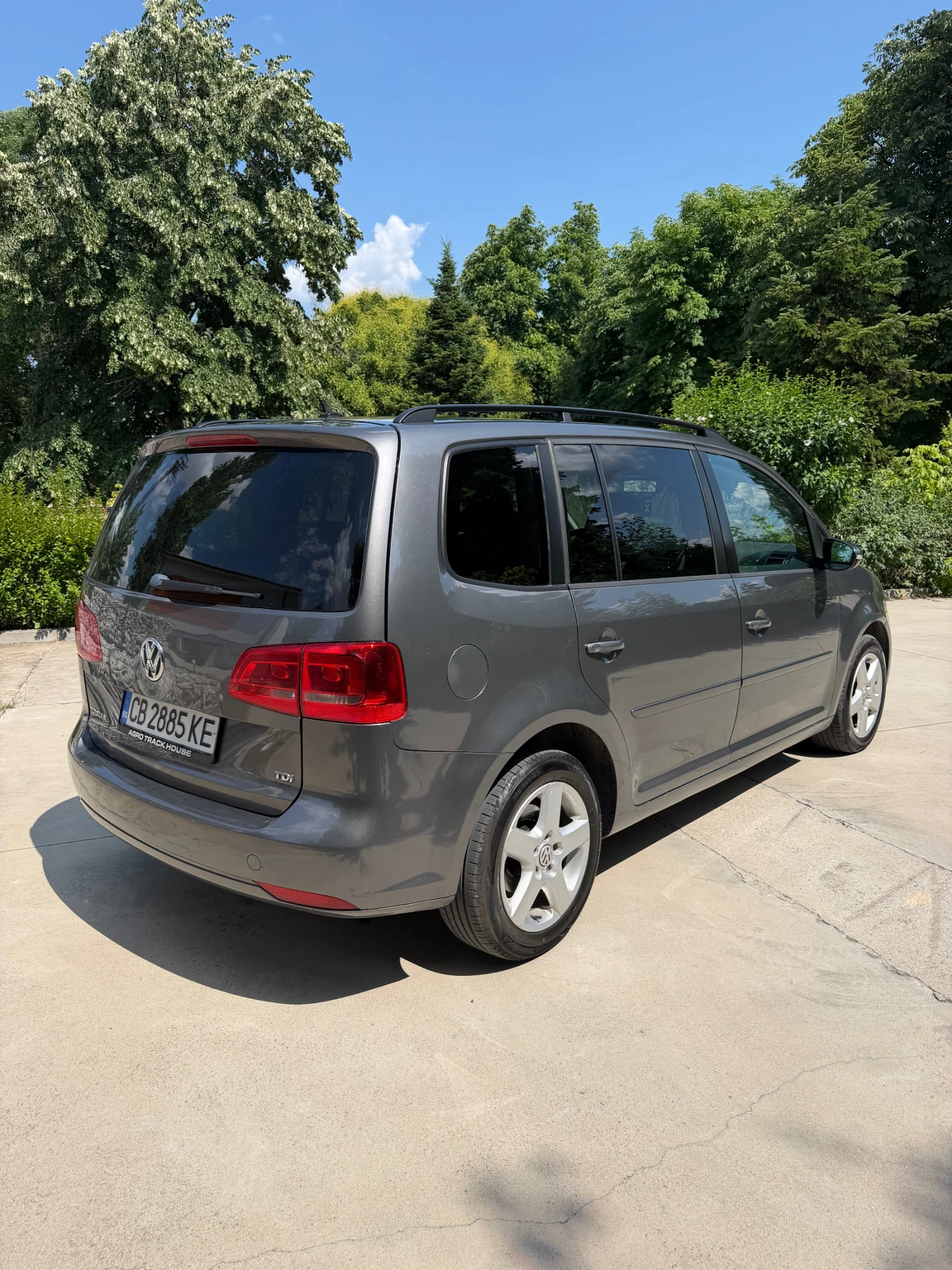 VW Touran * 7 Места* АВТОМАТ* , снимка 7 - Автомобили и джипове - 55176951