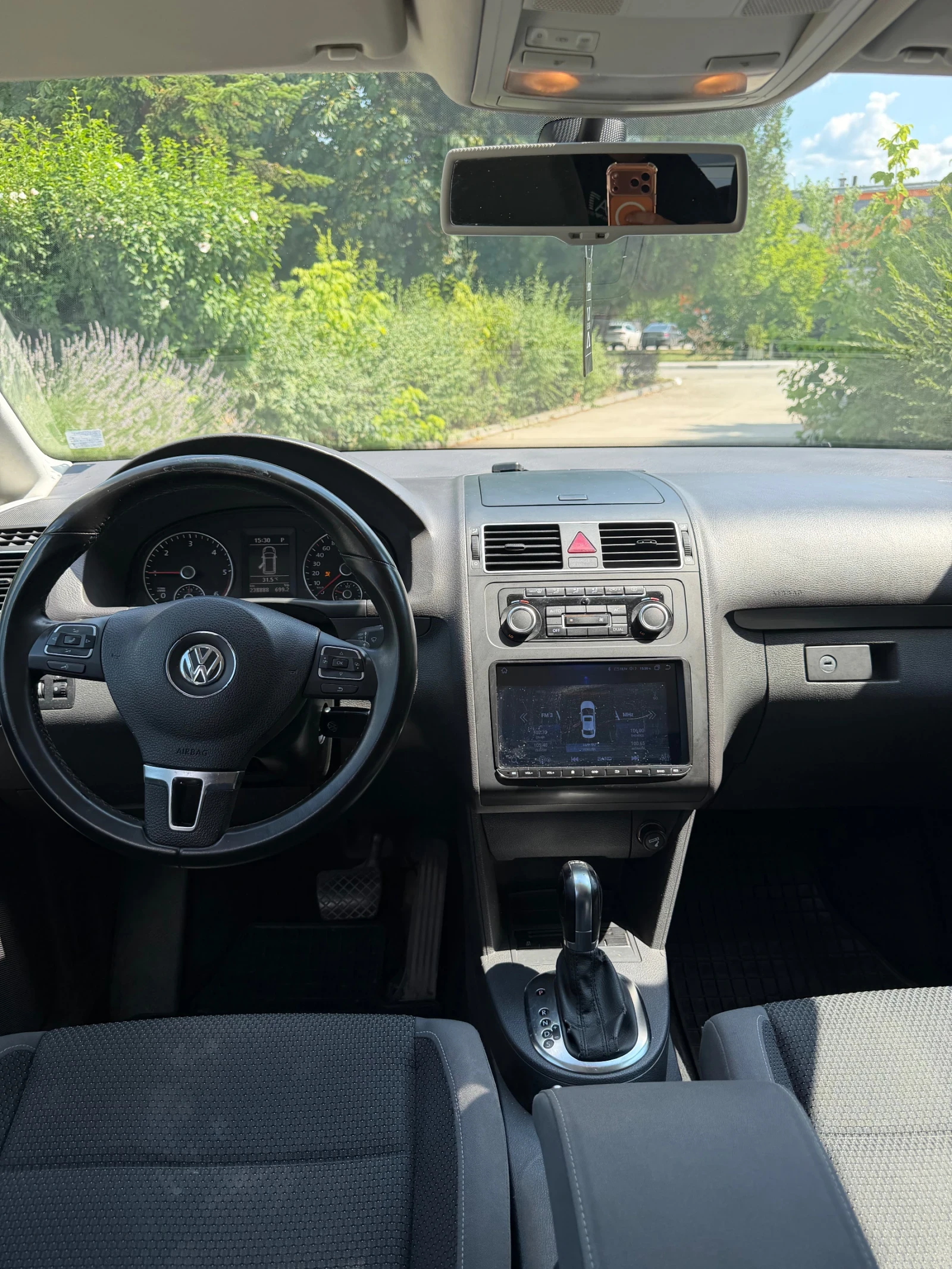 VW Touran * 7 Места* АВТОМАТ* , снимка 11 - Автомобили и джипове - 55176951
