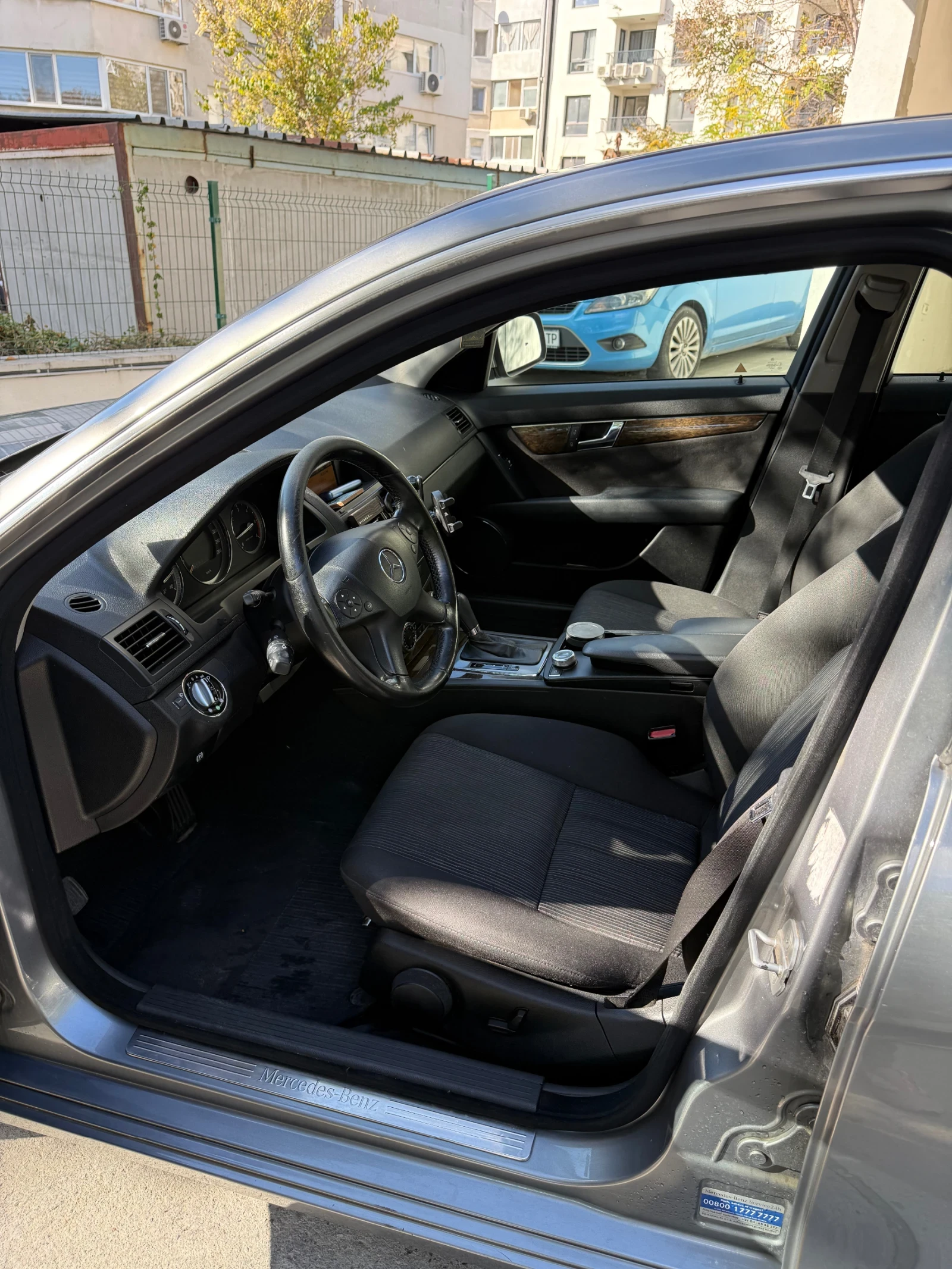 Mercedes-Benz C 220, снимка 7 - Автомобили и джипове - 55313369