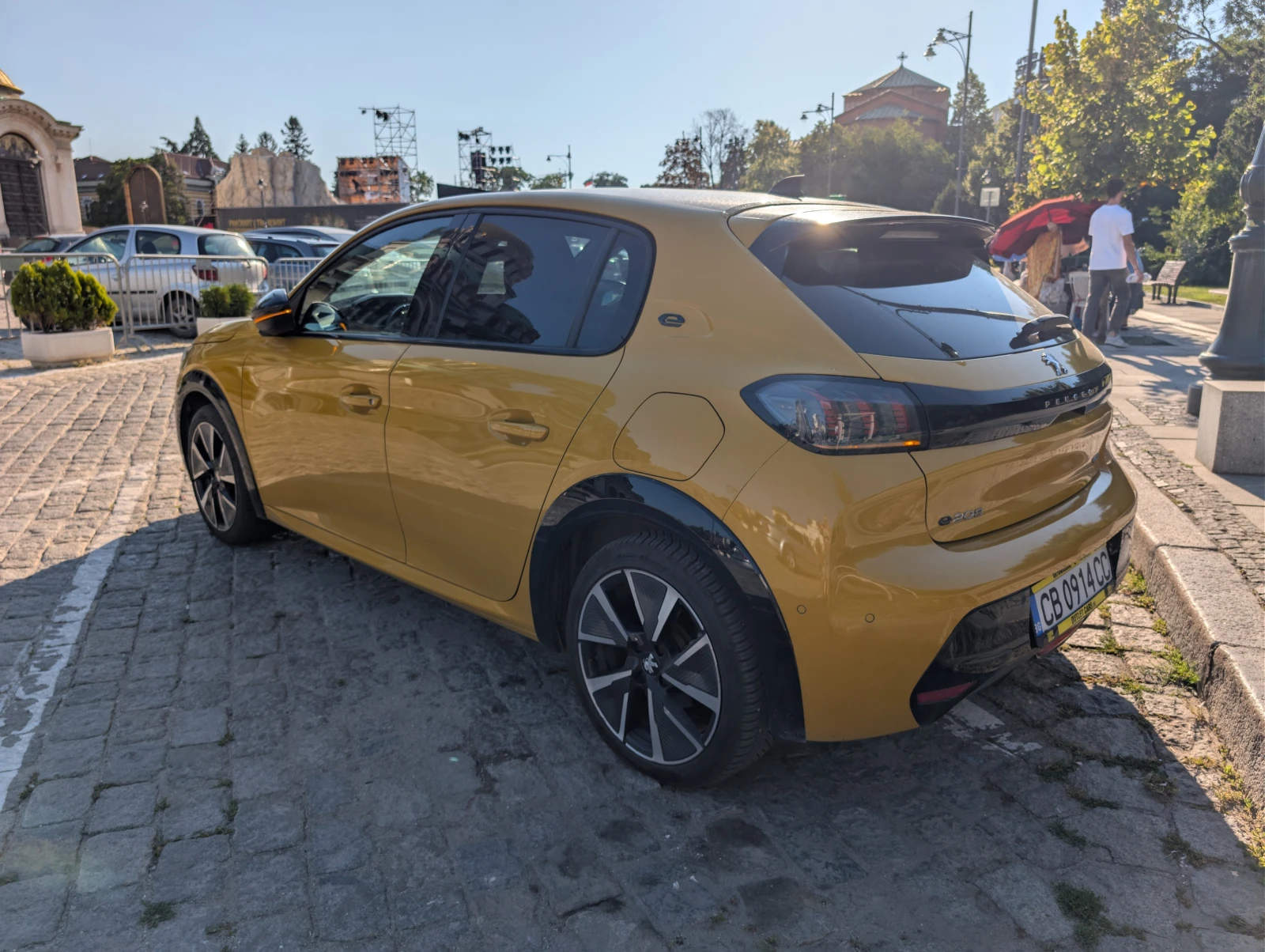 Peugeot 208 GT, снимка 4 - Автомобили и джипове - 55616383