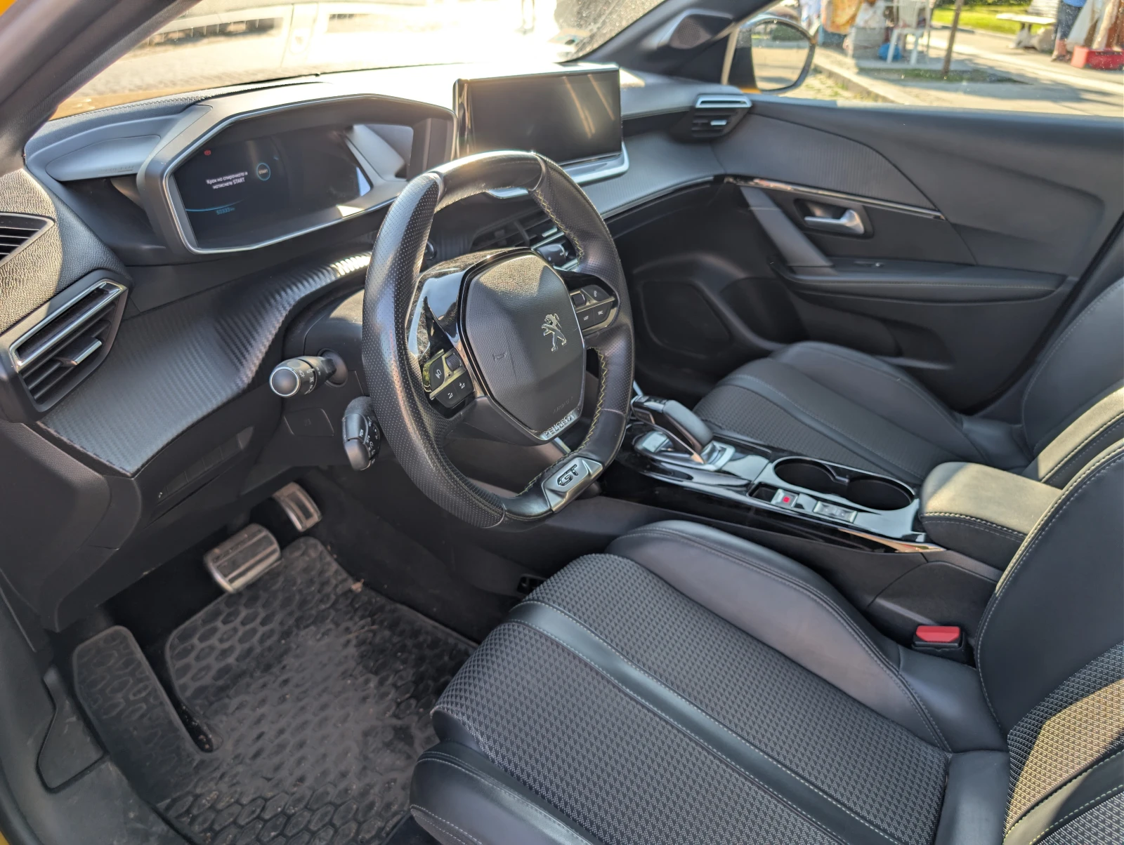 Peugeot 208 GT, снимка 11 - Автомобили и джипове - 55616383