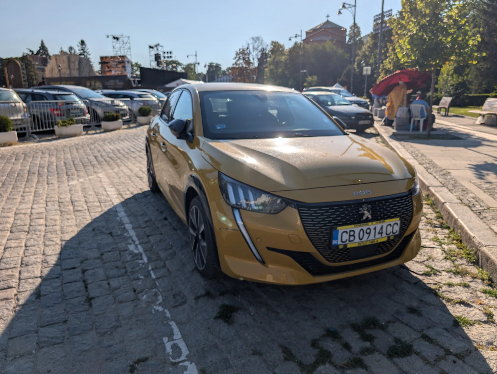 Peugeot 208 GT, снимка 3 - Автомобили и джипове - 55616383