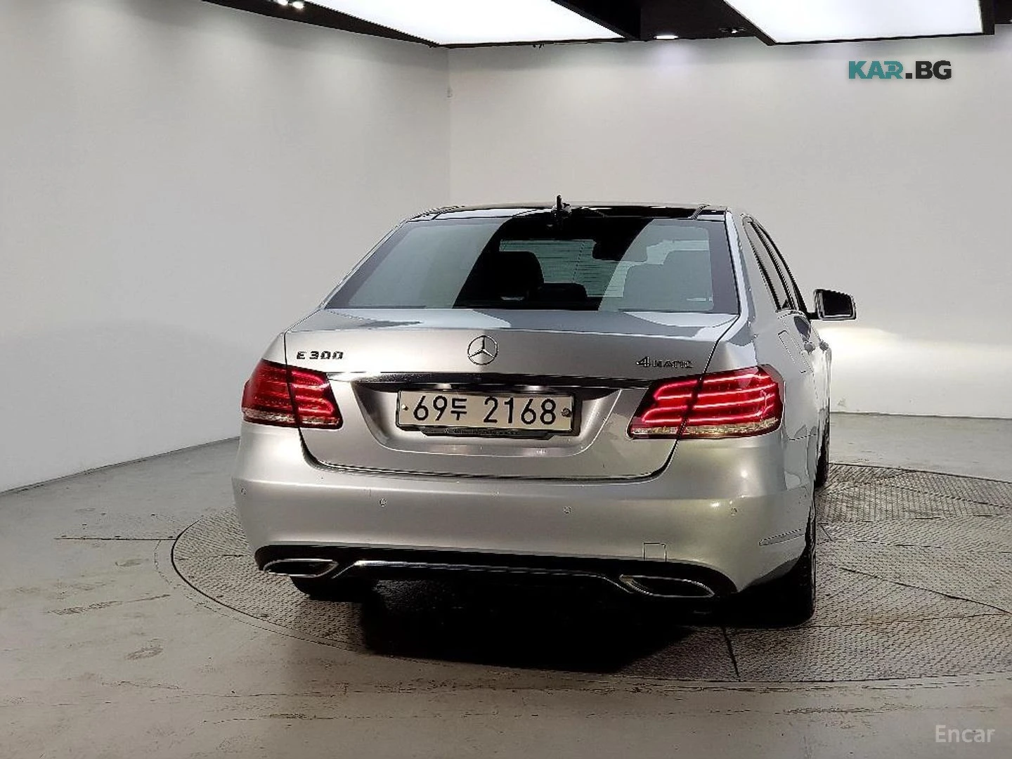 Mercedes-Benz E 300 4MATIC AVANGARDE* КОЖА* НАВИ* ПАНО* КАМЕРА, снимка 3 - Автомобили и джипове - 56021457