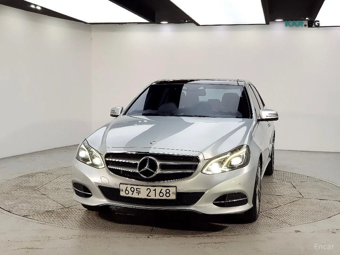 Mercedes-Benz E 300 4MATIC AVANGARDE* КОЖА* НАВИ* ПАНО* КАМЕРА, снимка 2 - Автомобили и джипове - 56021457