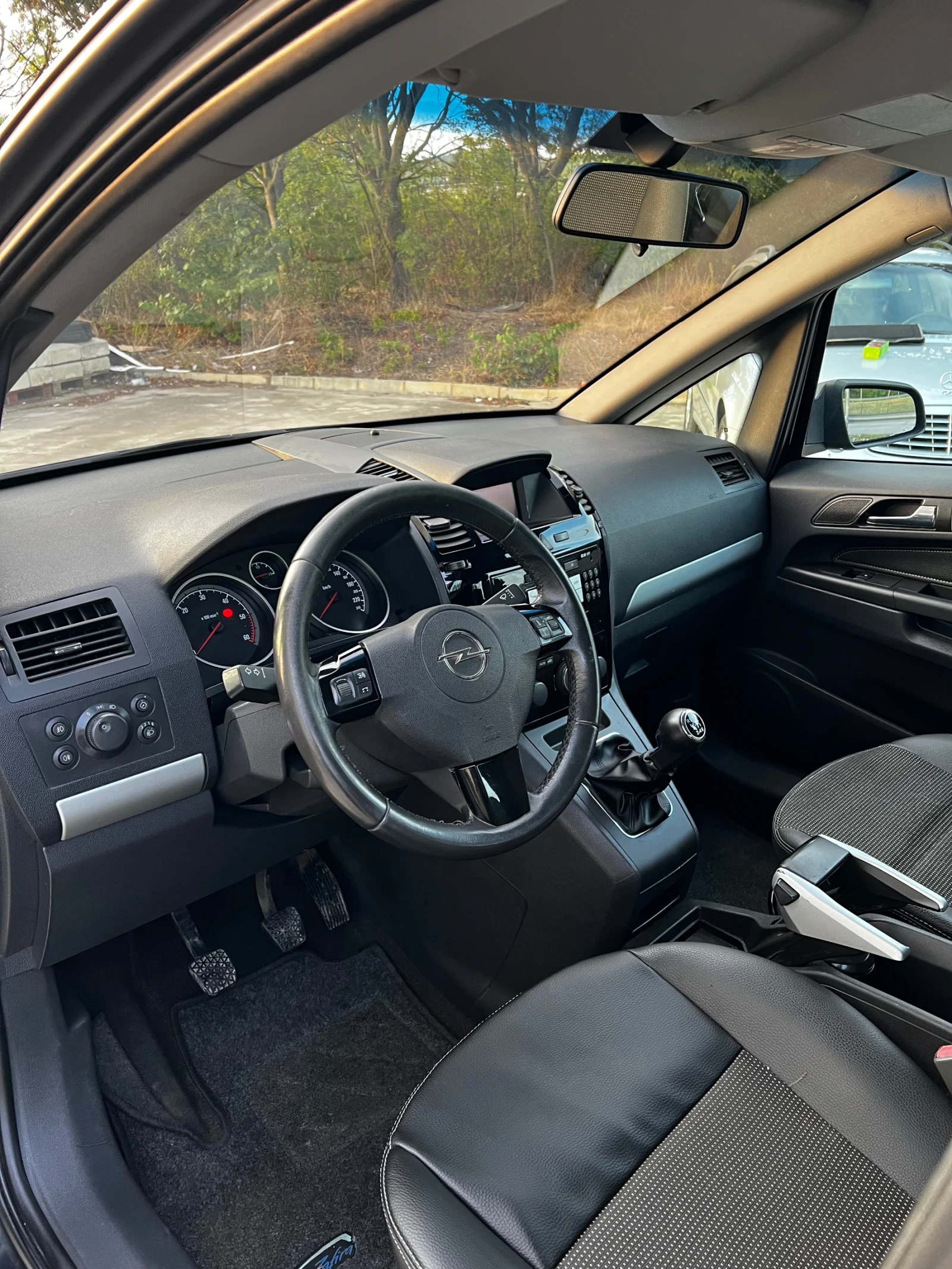 Opel Zafira 1.9 CDTI 16v 150к.с, снимка 5 - Автомобили и джипове - 56187594