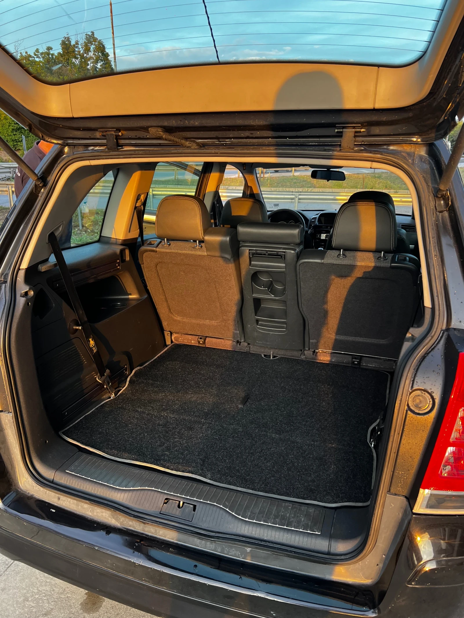Opel Zafira 1.9 CDTI 16v 150к.с, снимка 11 - Автомобили и джипове - 56187594