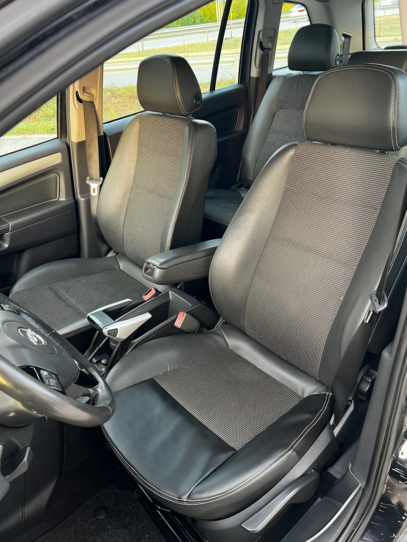 Opel Zafira 1.9 CDTI 16v 150к.с, снимка 6 - Автомобили и джипове - 56187594