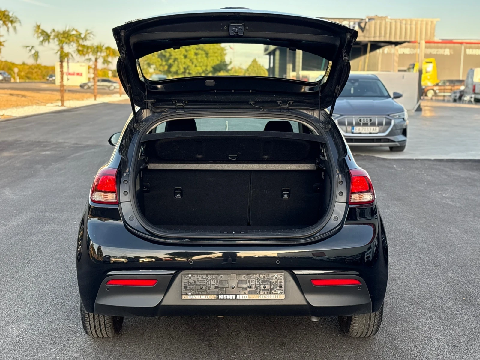 Kia Rio 1.4 CRDi 6ск* Камера* CarPlay* EURO6B* , снимка 8 - Автомобили и джипове - 56331175