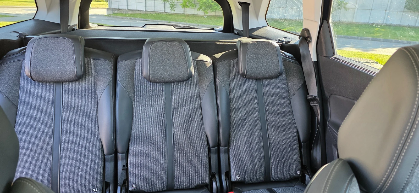 Peugeot 5008 2.0 HDI 177 �.�. ���8 | Mobile.bg � ����������� 12