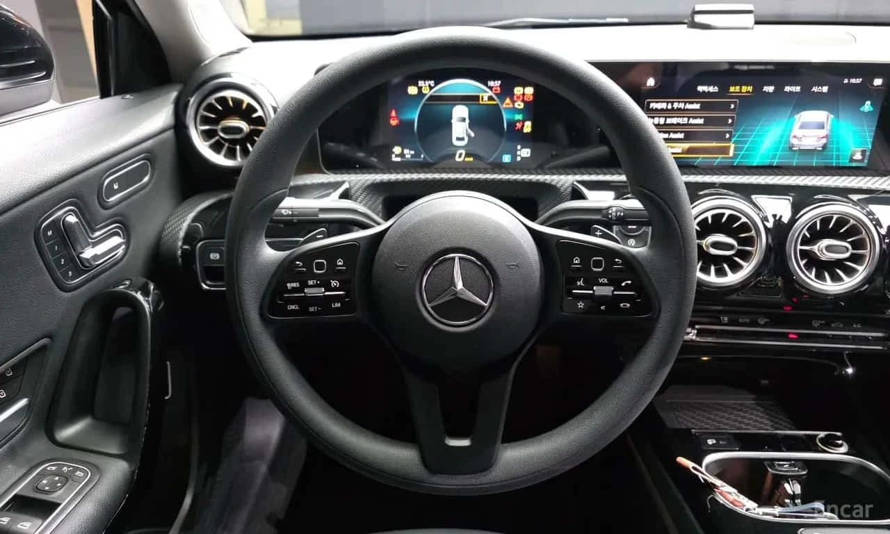 Mercedes-Benz A 220  Sedan * ��� ������������ ������ | Mobile.bg � ����������� 13