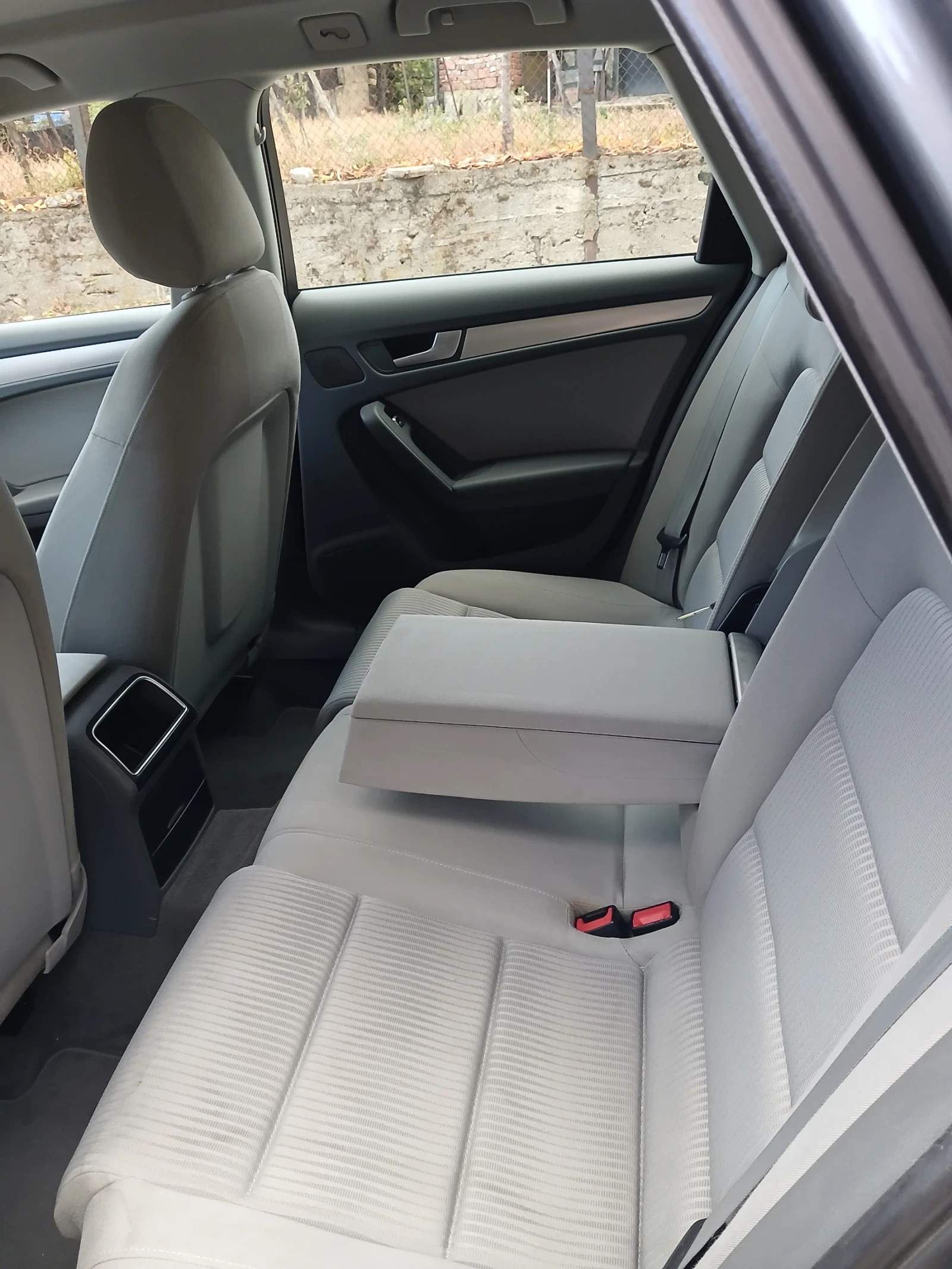 Audi A4 2.0 TDI 4?4, снимка 8 - Автомобили и джипове - 56684297