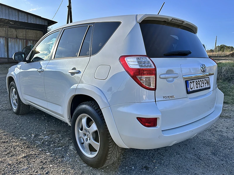 Toyota Rav4 2.2!!!AUTOMAT!!!FULL!!!, снимка 8 - Автомобили и джипове - 52159374