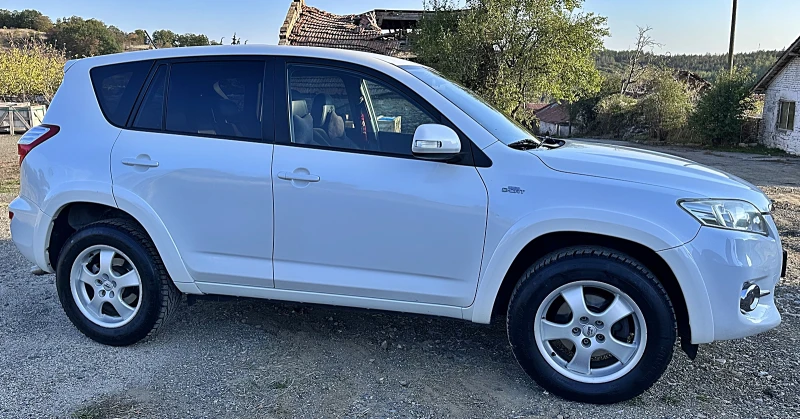 Toyota Rav4 2.2!!!AUTOMAT!!!FULL!!!, снимка 5 - Автомобили и джипове - 52159374