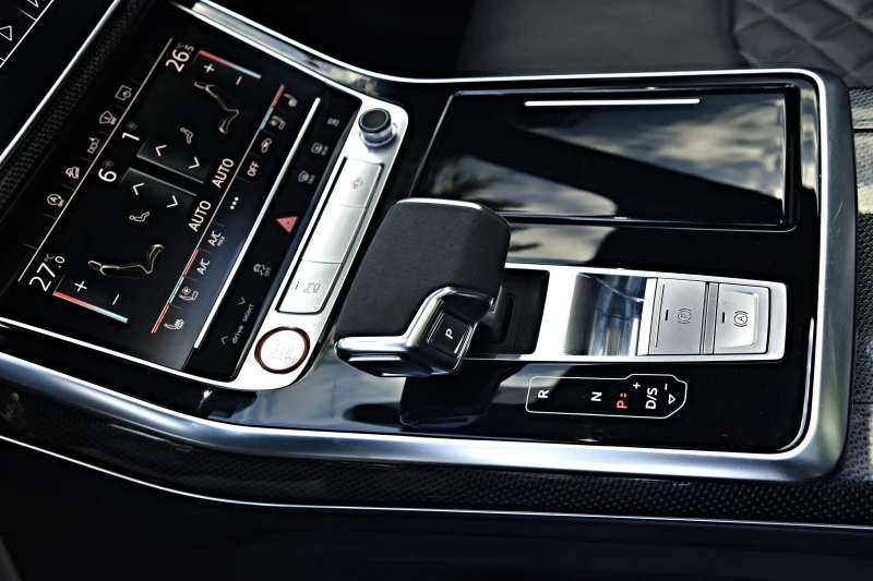 Audi SQ7 4.0V8T\LASER\Headup\Keyless\Panorama\360Cam\BOSE, снимка 12 - Автомобили и джипове - 52640914