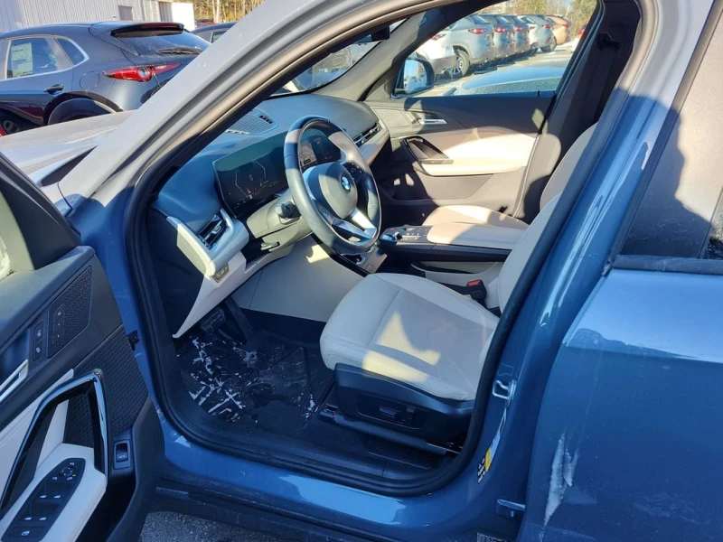 BMW X1 2023 xDrive28i * CARFAX * БЕЗ ПЪРВОНАЧАЛНА ВНОСКА, снимка 7 - Автомобили и джипове - 52667555