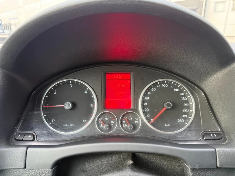 VW Tiguan, снимка 13 - Автомобили и джипове - 53271583