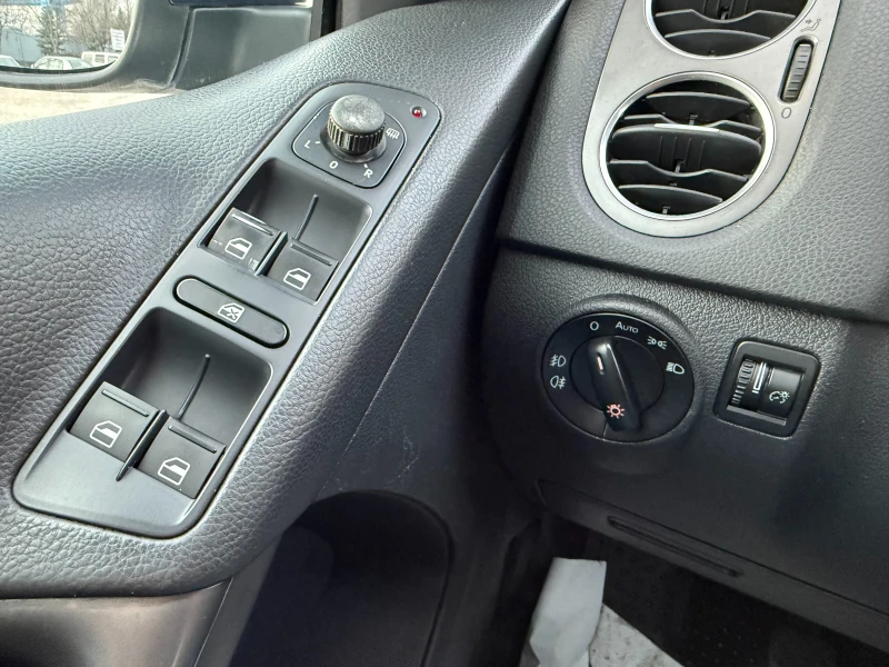 VW Tiguan, снимка 14 - Автомобили и джипове - 53271583