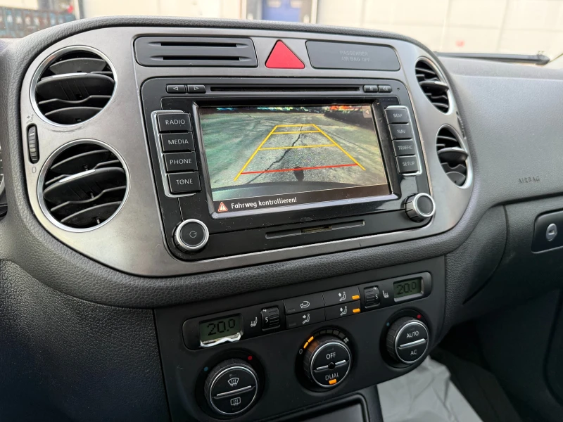VW Tiguan, снимка 12 - Автомобили и джипове - 53271583