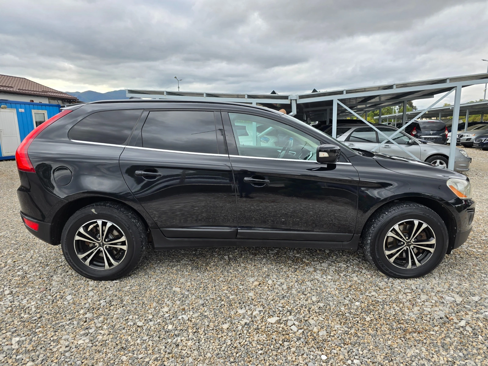 Volvo XC60 2.4 D АВТОМАТИК 205кс - изображение 6