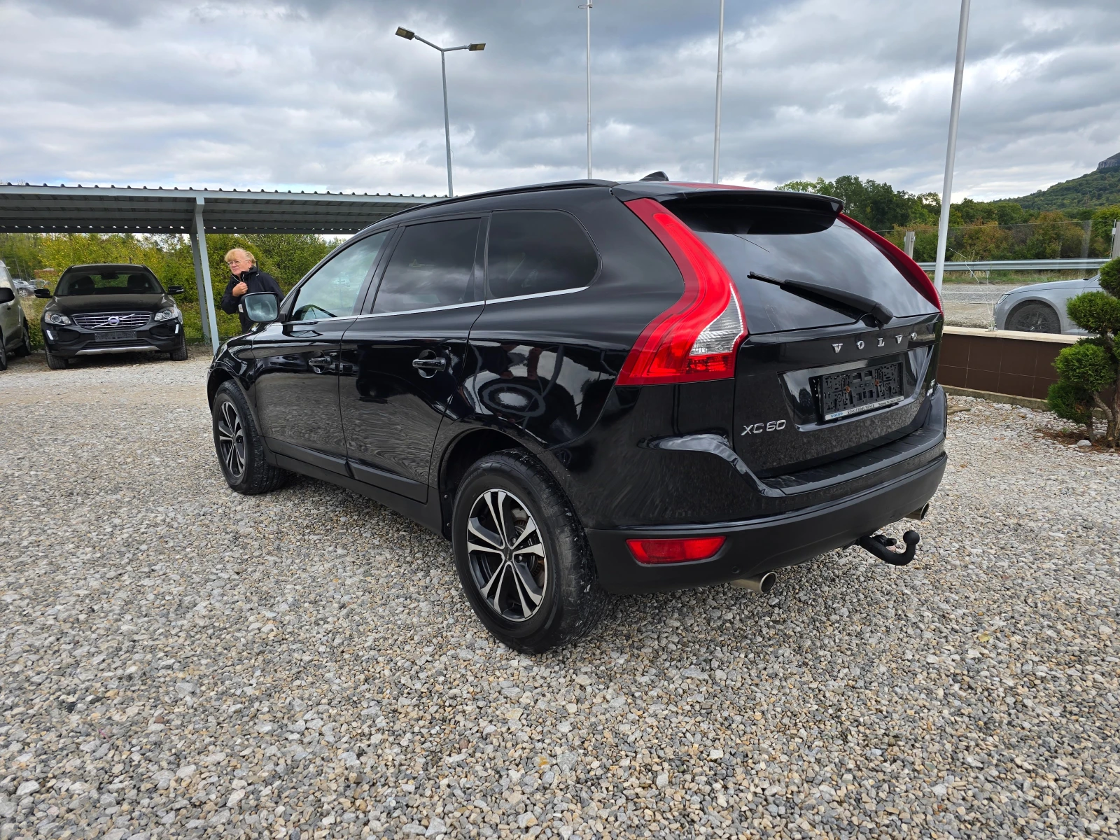 Volvo XC60 2.4 D АВТОМАТИК 205кс - изображение 3