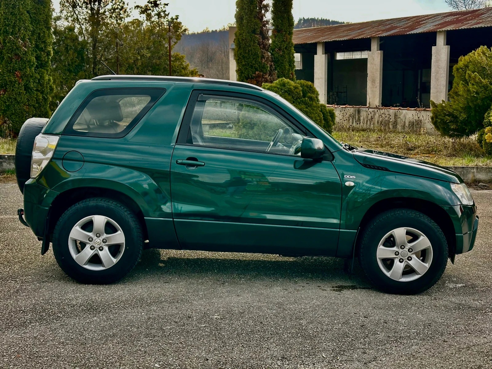 Suzuki Grand vitara 1.9 DDIS 2008г КЛИМА 4* 4, снимка 8 - Автомобили и джипове - 53878541
