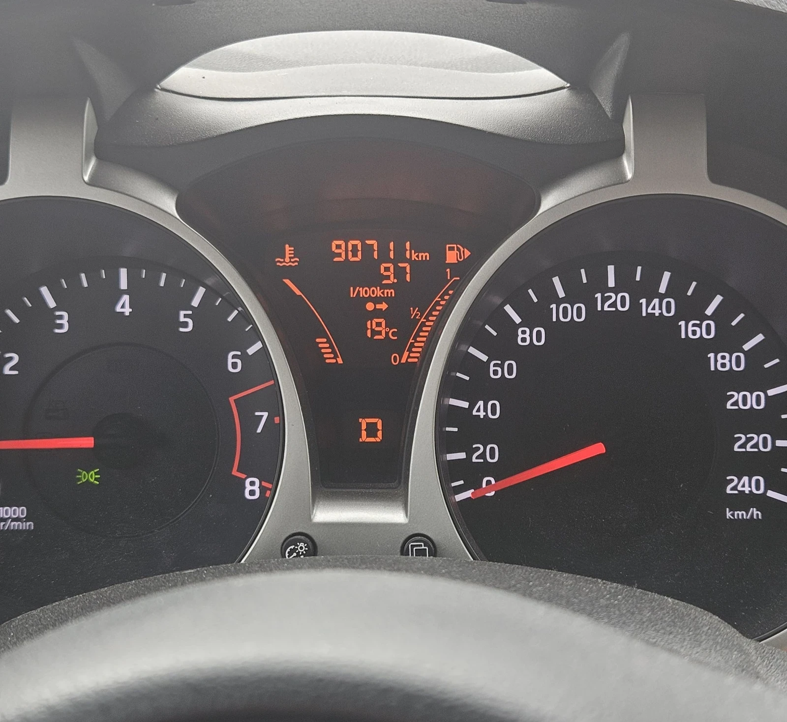 Nissan Juke, снимка 9 - Автомобили и джипове - 54574734
