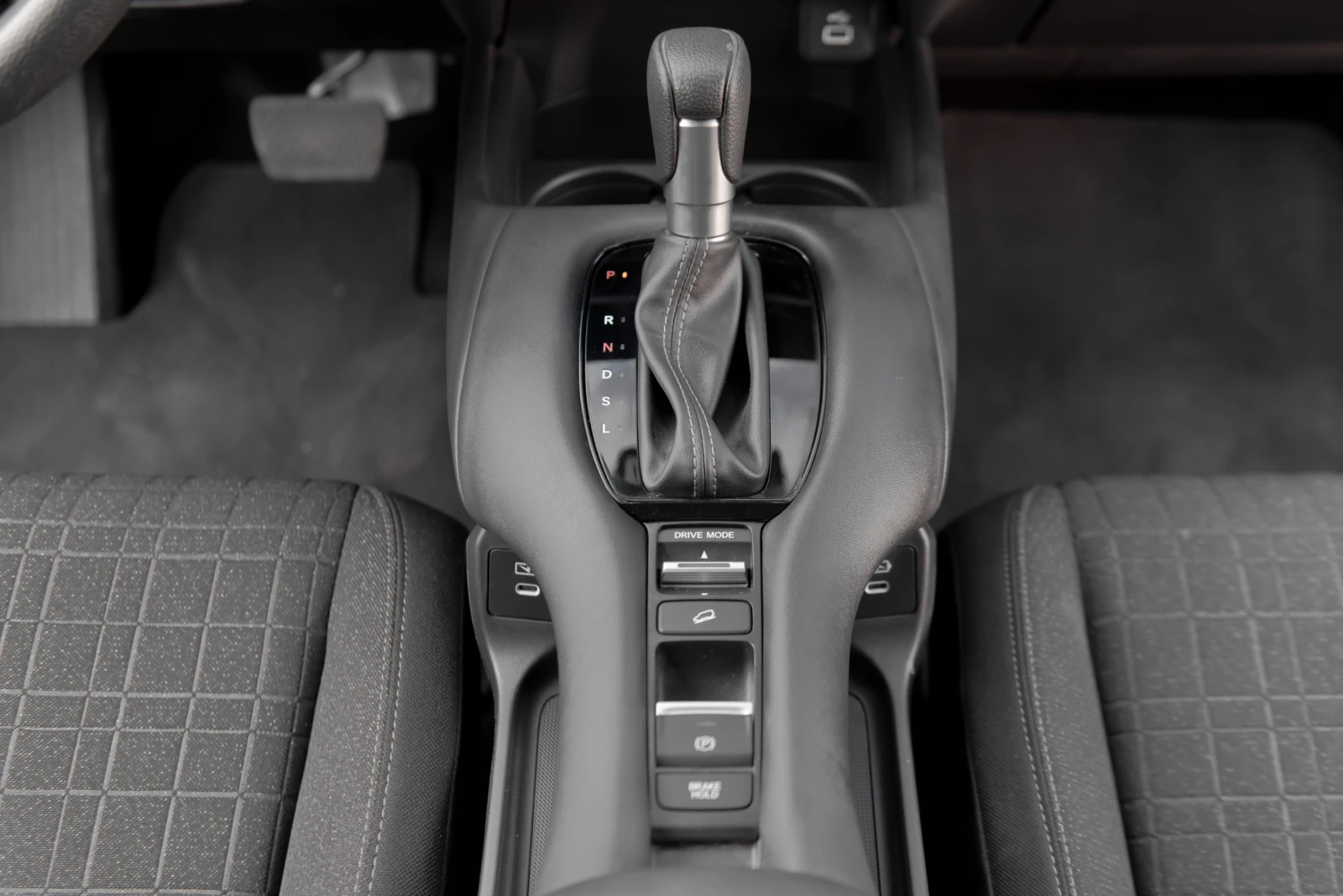 Honda Hr-v Гаранция, снимка 9 - Автомобили и джипове - 54915283