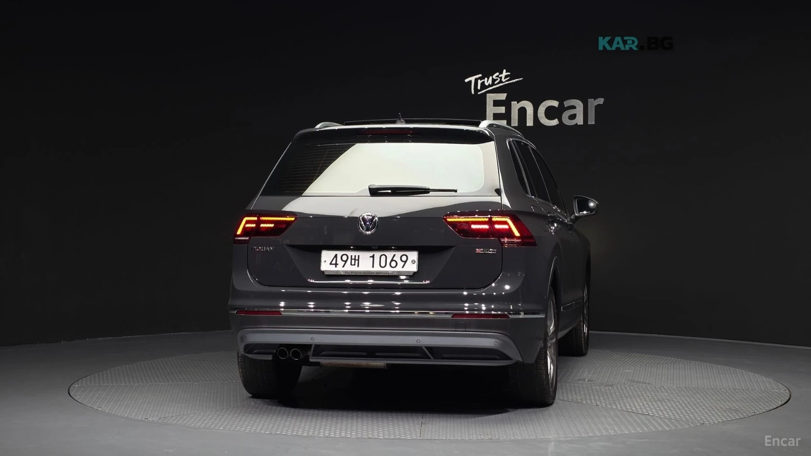VW Tiguan 2.0TDI* 4MOTION* PRESTIGE* КОЖА* ПОДГРЕВ* ПАНОРАМА, снимка 4 - Автомобили и джипове - 55232892
