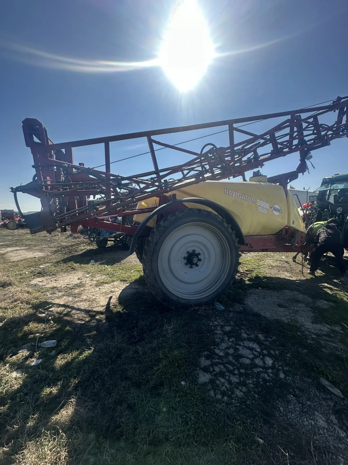 Пръскачка Hardi Navigator 3000, снимка 4 - Селскостопанска техника - 53748902