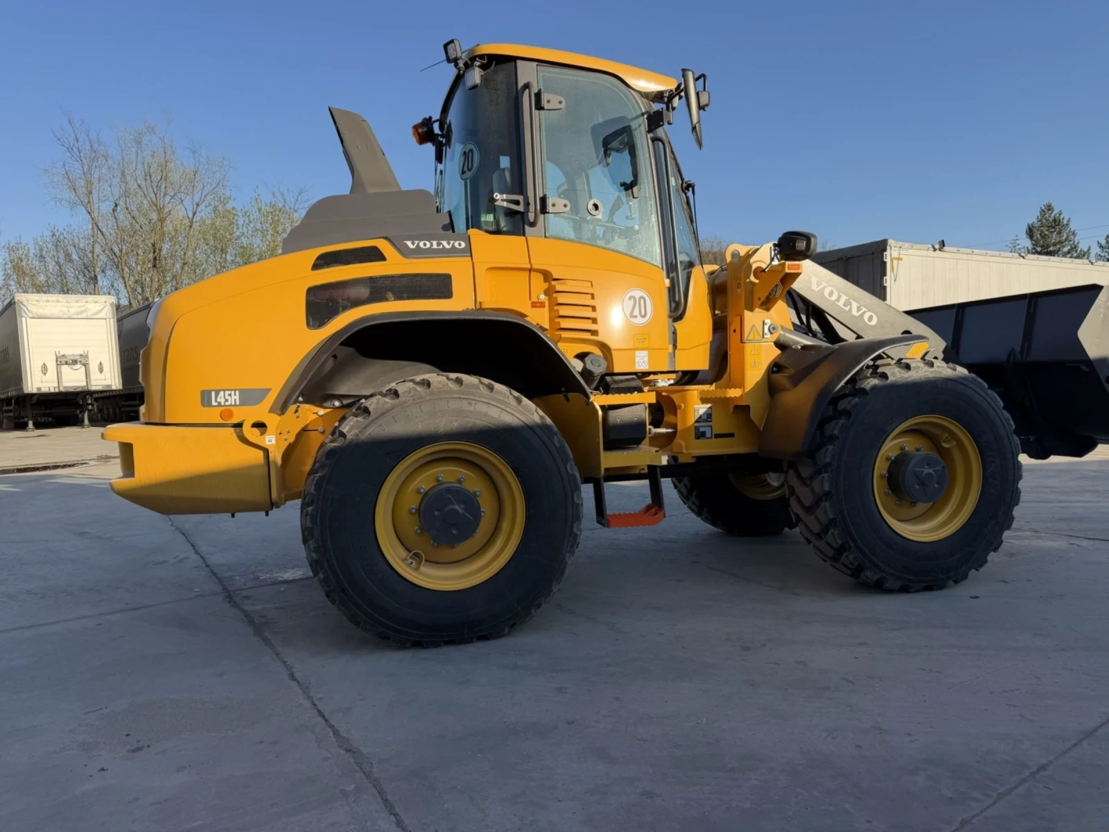Челен товарач Volvo L45H , снимка 3 - Индустриална техника - 54974683