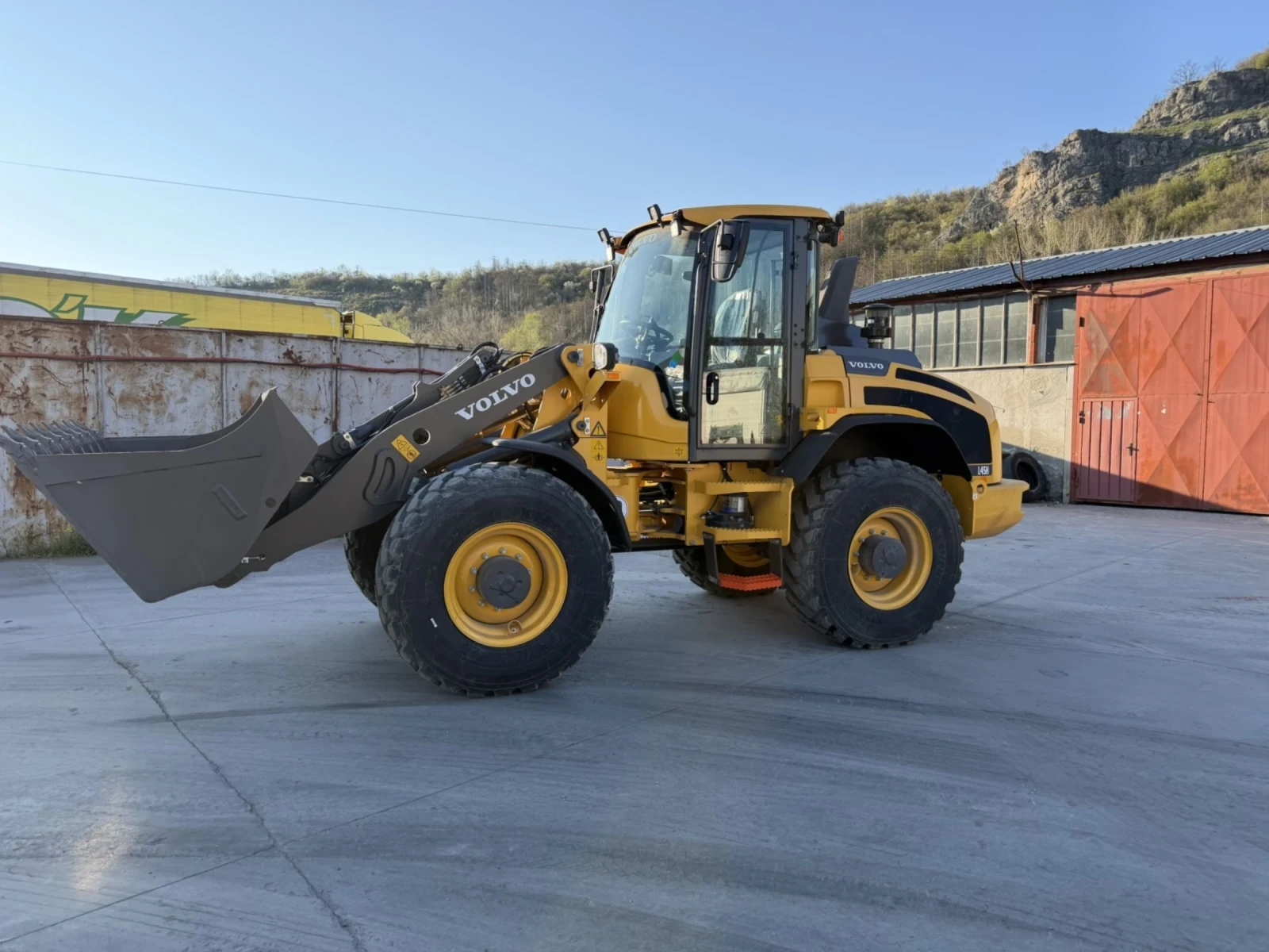Челен товарач Volvo L45H 