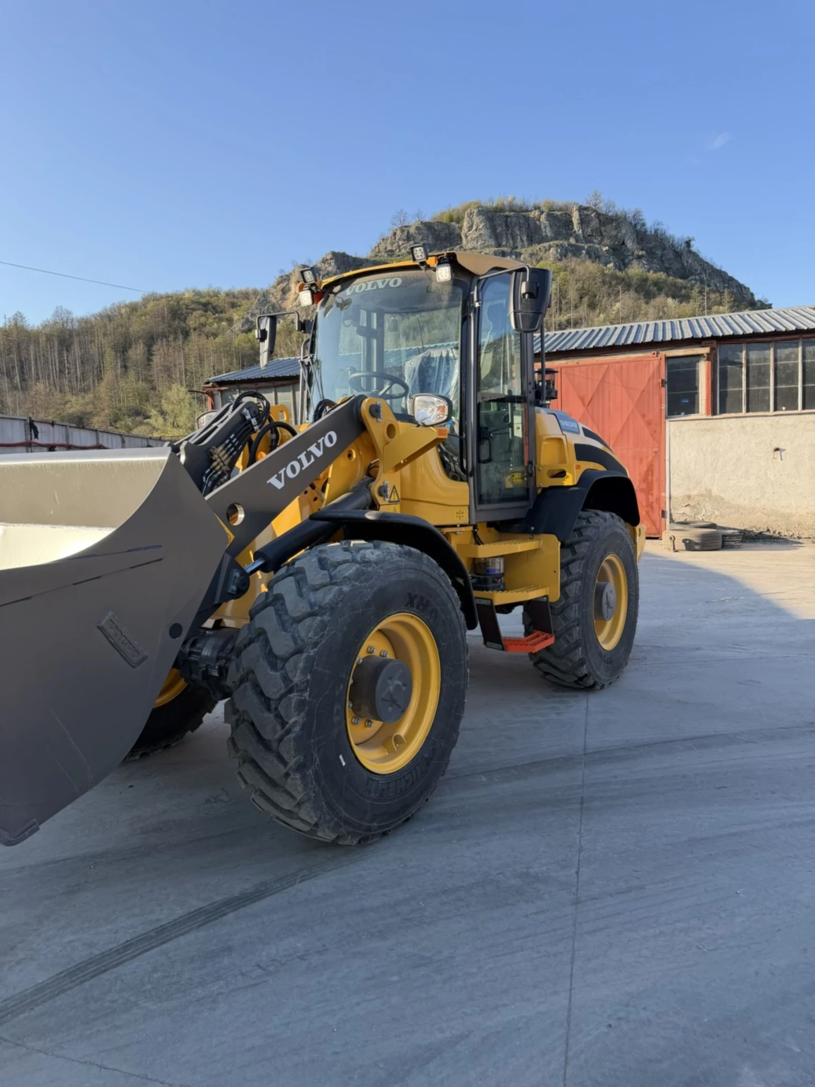 Челен товарач Volvo L45H , снимка 4 - Индустриална техника - 54974683