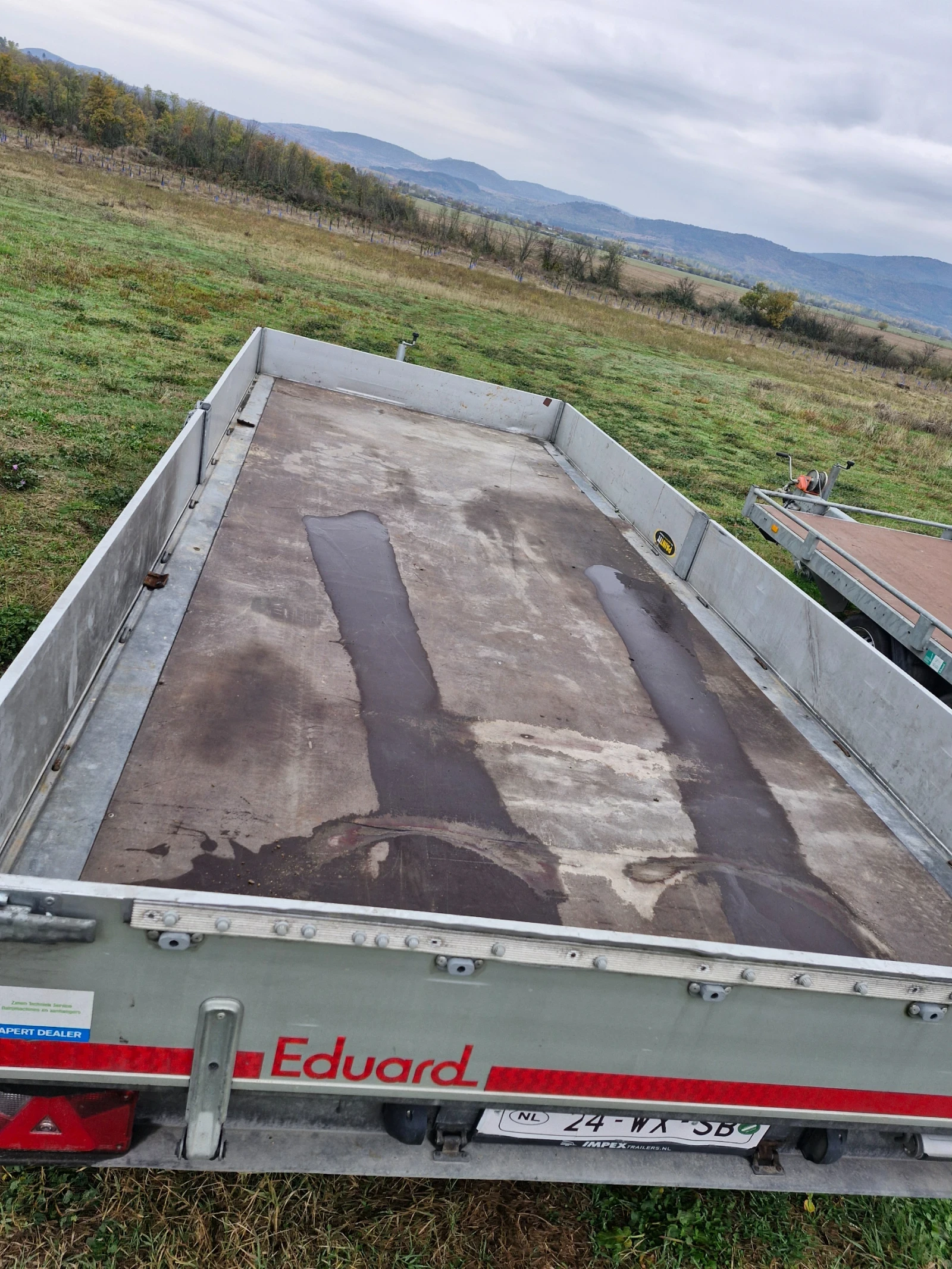 За автомобил Eduard EDUARD 3500KG, снимка 2 - Ремаркета - 56748445