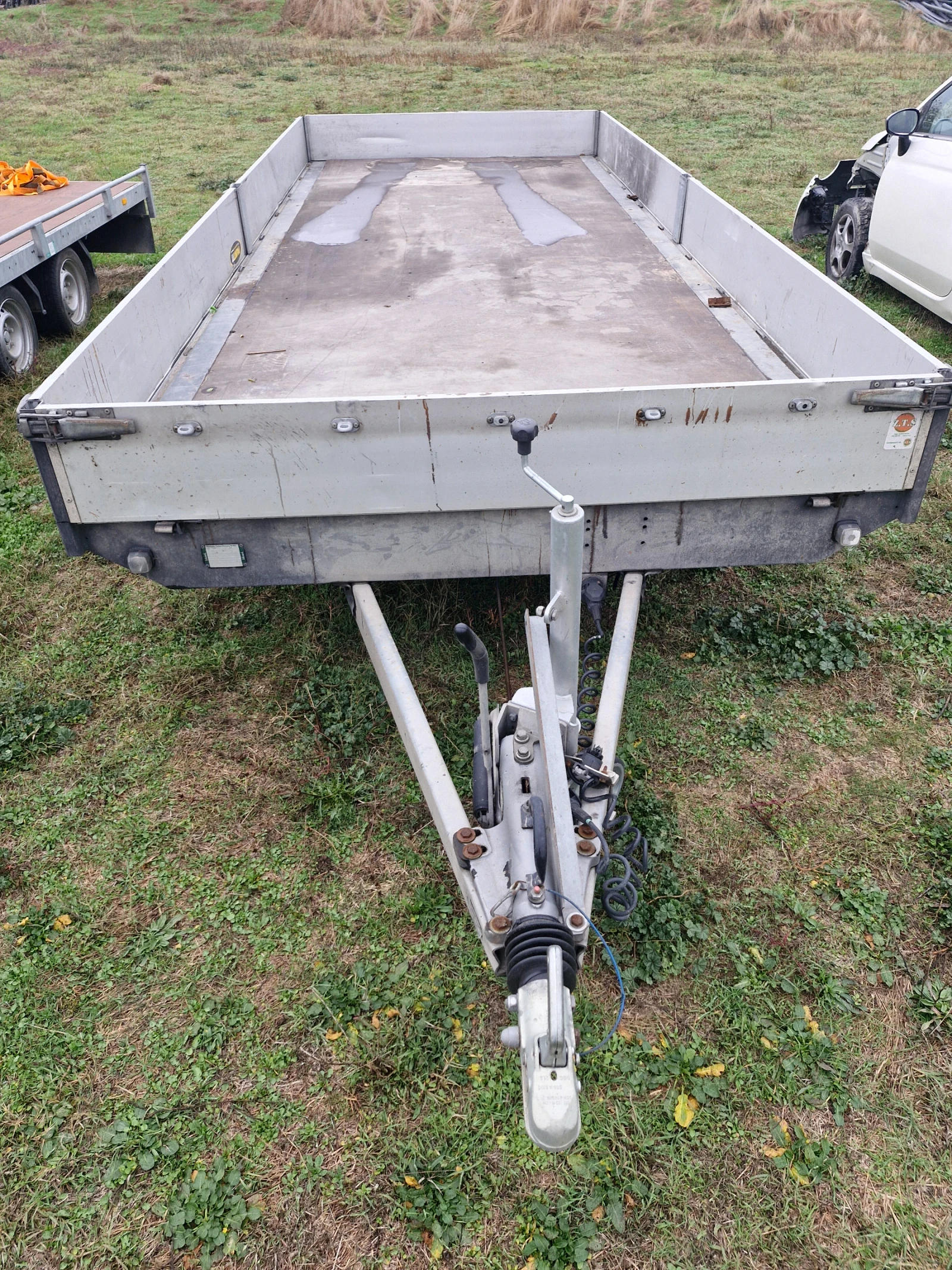 За автомобил Eduard EDUARD 3500KG, снимка 4 - Ремаркета - 56748445
