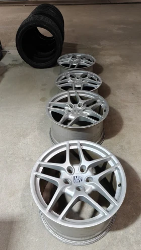 Гуми с джанти Pirelli 305/30R19, снимка 1