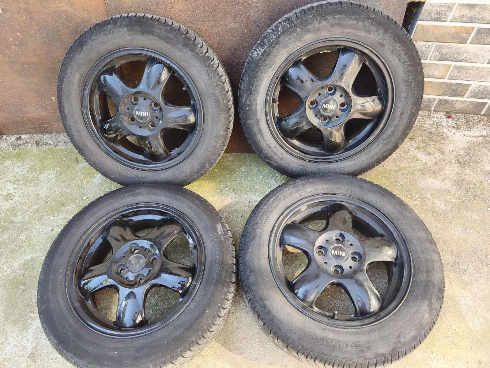 Гуми с джанти Michelin 175/65R15