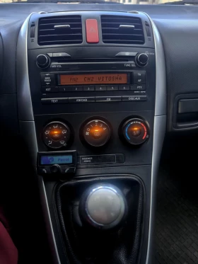 Toyota Auris D4D, снимка 9