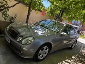 ������ Mercedes-Benz E 320