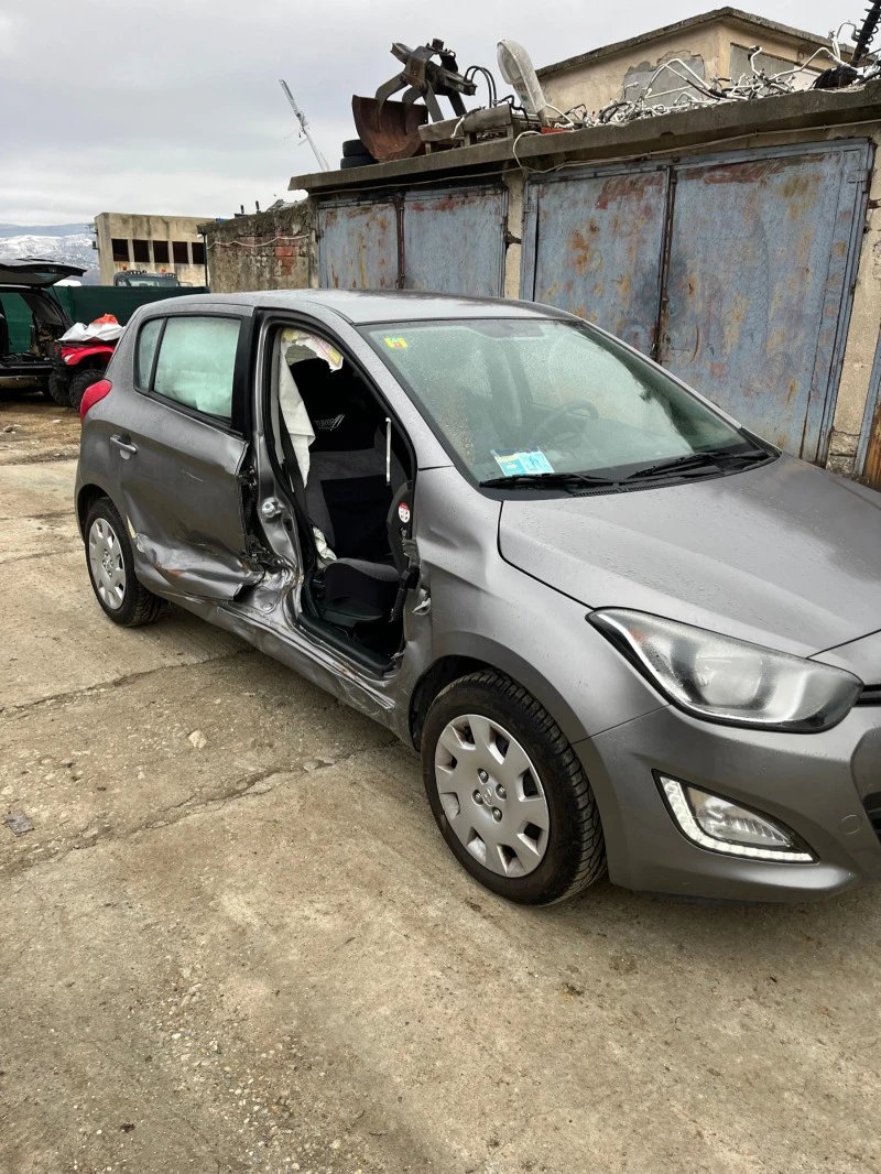 Hyundai I20 D3FA, снимка 3 - Автомобили и джипове - 47047113