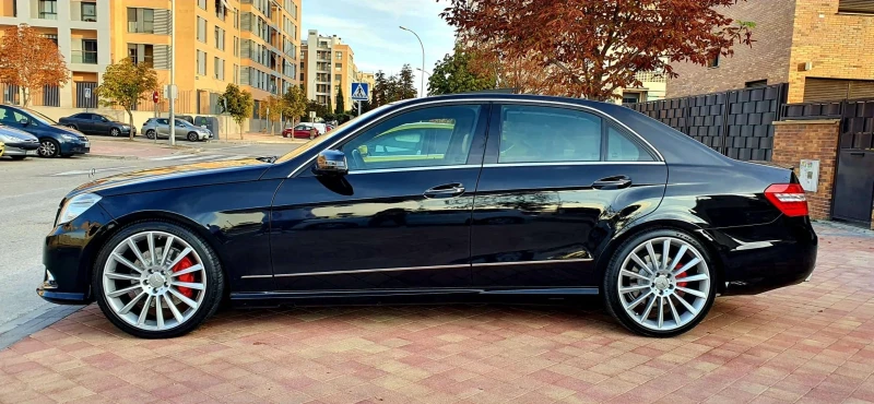 Mercedes-Benz E 500 4matic AMG, снимка 7 - Автомобили и джипове - 47856266