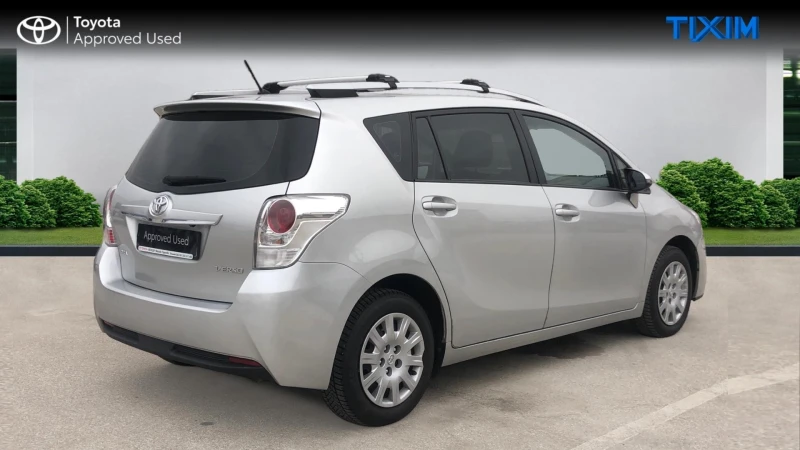 Toyota Verso, снимка 7 - Автомобили и джипове - 48386946