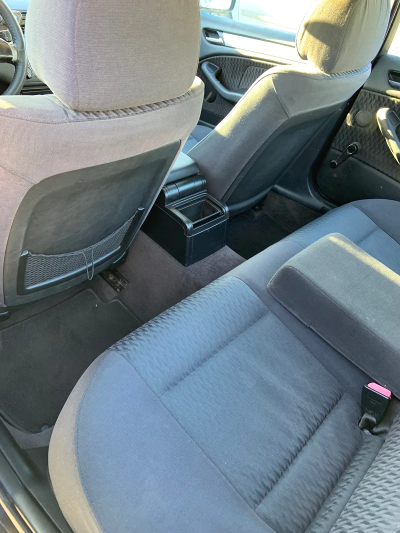 BMW 320, снимка 11 - Автомобили и джипове - 52650117